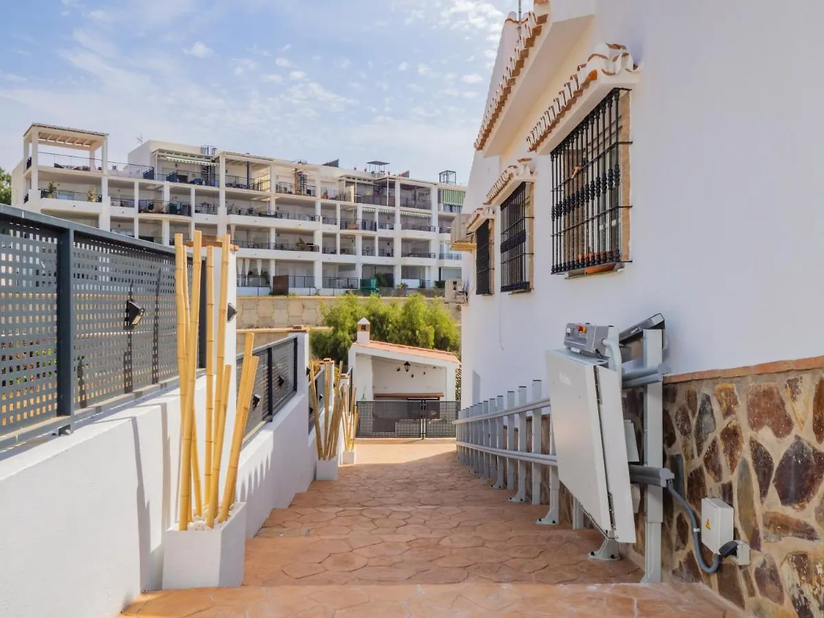 Cubo'S Hostal William'S Sunny 5 With Breakfast Torre de Benagalbon